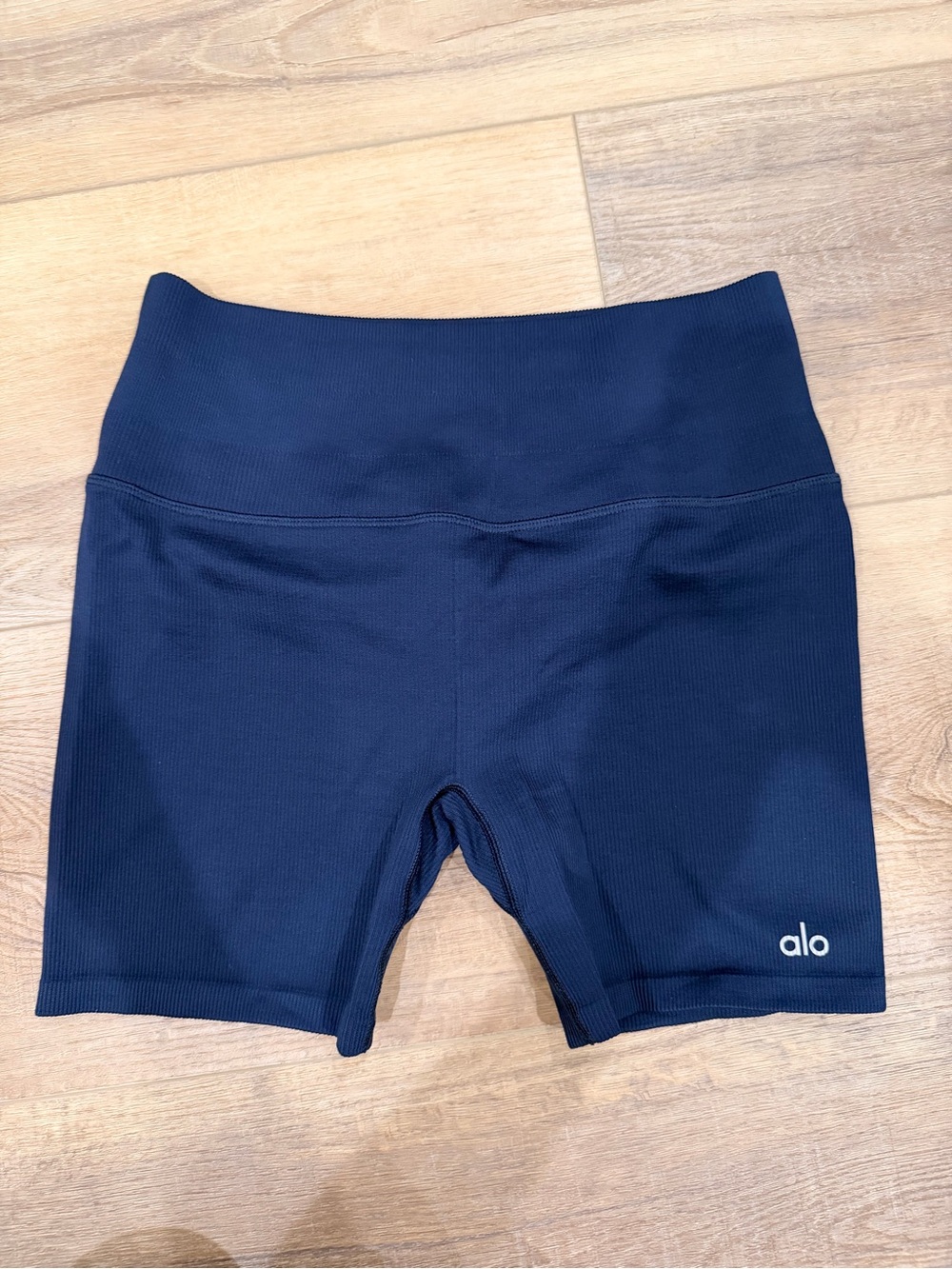Small- Alo High-Rise Navy Ribbed Bike Shorts